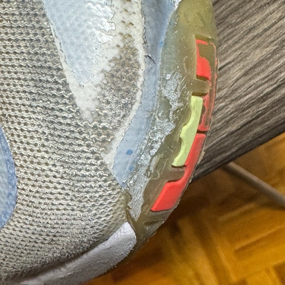 Lebron James Christmas shoes Size 11.5 - Picture 9 of 12